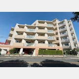 立川市栄町4丁目〈中古〉JR中央線・南武線・青梅線「立川」駅　徒歩19分　角部屋　眺望・陽当たり良好　約30㎡ルーフバルコニー　ペット可　24時間ゴミ出し可能　小学校・公園まで徒歩10分圏内　2021年9月リフォーム