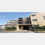 昭島市美堀町5丁目〈中古〉JR青梅線「拝島」駅徒歩8分　5LDK　広々142.09㎡　2026年1月リフォーム完了　安心の新耐震基準　南東向き陽当たり良好　複数路線利用可能