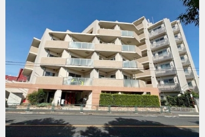 立川市栄町4丁目〈中古〉JR中央線・南武線・青梅線「立川」駅　徒歩19分　角部屋　眺望・陽当たり良好　約30㎡ルーフバルコニー　ペット可　24時間ゴミ出し可能　小学校・公園まで徒歩10分圏内　2021年9月リフォーム