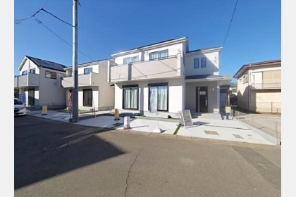 東大和市狭山4丁目〈新築〉西武多摩湖線「武蔵大和」駅徒歩7分　太陽光発電採用住宅　長期優良住宅　地震に強い家　ZEH水準省エネ住宅　　駐車2台可　キッチン脇には勝手口付　浄水器　浴室乾燥機　全8棟C号棟