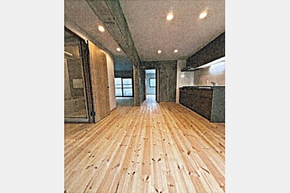 立川市上砂町5丁目〈中古〉西武拝島線「武蔵砂川」駅徒歩5分　2LDK　フルリノベーション　角部屋で通風良好　木部はすべて無垢材使用　シューズクローク　浴室乾燥機　遮音性・高断熱・防犯対策万全