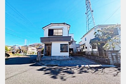 武蔵村山市岸3丁目〈中古〉JR八高線「箱根ヶ崎」駅バス停歩6分　3LDK　2025年12月リフォーム済住宅　角地　ウッドデッキテラス　商業施設充実　