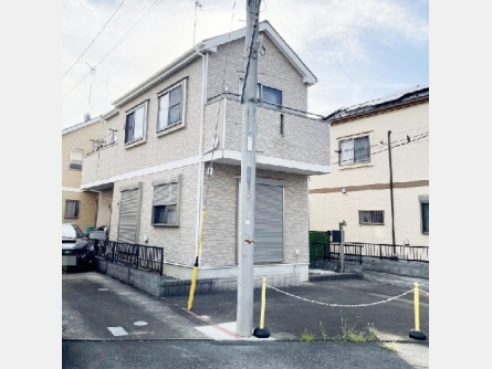 武蔵村山市岸2丁目〈中古〉JR八高線「箱根ヶ崎」駅バス６分停歩４分　閑静な住宅地　前面道路が広いのでクルマの運転が苦手な方も車庫入れ楽々！　全居室収納充実！