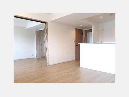 東大和市立野4丁目〈中古〉多摩モノレール「桜街道」駅徒歩1分　東南向き3LDK　リノベーション物件　陽当たり・眺望良好　商業施設や公園など周辺施設が充実