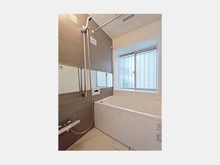 武蔵村山市学園3丁目〈中古〉多摩モノレール「上北台」駅徒歩20分　3LDK＋小屋裏収納　納戸　リフォーム済　陽当たりの良い広い庭付き住戸　商業施設充実　住環境良好　浄水器　浴室乾燥機