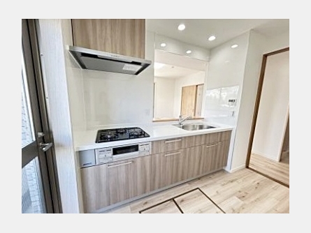 東大和市立野4丁目〈中古〉多摩モノレール「桜街道」駅徒歩2分　2025年12月リフォーム完成予定　南東角部屋で陽当たり良好　　公園・公共施設・商業施設が充実　ペットOK！