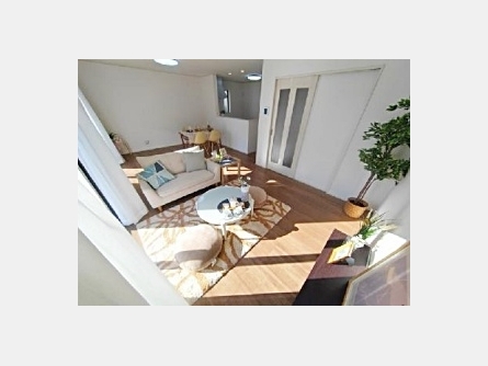 東大和市狭山4丁目〈新築〉西武多摩湖線「武蔵大和」駅徒歩7分　太陽光発電採用住宅　長期優良住宅　地震に強い家　ZEH水準省エネ住宅　　駐車2台可　キッチン脇には勝手口付　浄水器　浴室乾燥機　全8棟C号棟