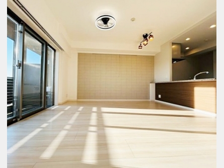 昭島市朝日町2丁目〈中古〉JR青梅線「中神」駅徒歩8分　4LDK　リノベーション物件　最上階/南西・南東角　陽当た・眺望良好　床暖房　食洗機