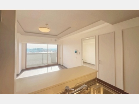 東大和市立野2丁目〈中古〉多摩モノレール「上北台」駅徒歩30秒！　バルコニーから眺望が最高な9階　2025年11月末リノベーション完成　ファミリータイプ3LDK