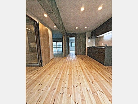 立川市上砂町5丁目〈中古〉西武拝島線「武蔵砂川」駅徒歩5分　2LDK　フルリノベーション　角部屋で通風良好　木部はすべて無垢材使用　シューズクローク　浴室乾燥機　遮音性・高断熱・防犯対策万全